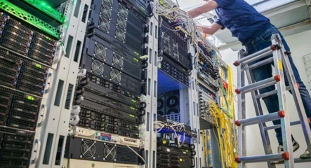 工作站與塔式服務器的比較及其在計算機網絡中的安裝與維護